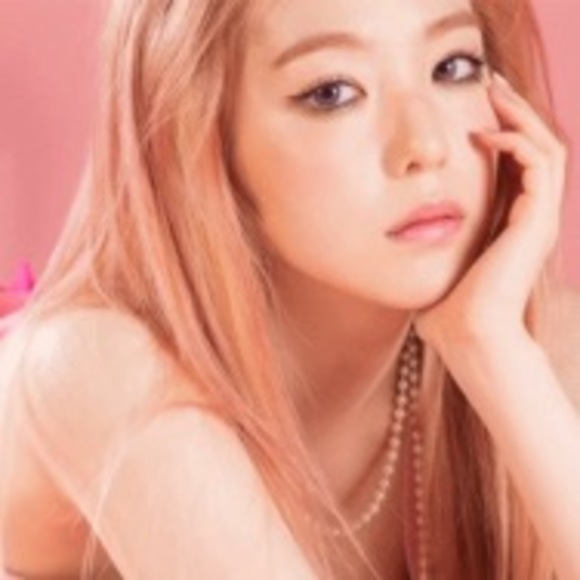 Meet your Posher, Ash - Picture 1 of 1